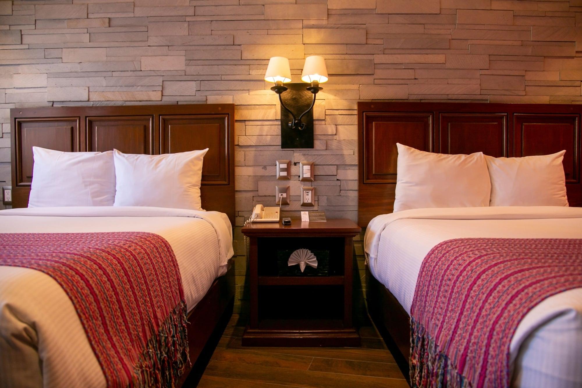 Hotel Alameda Centro Historico Морелия Екстериор снимка