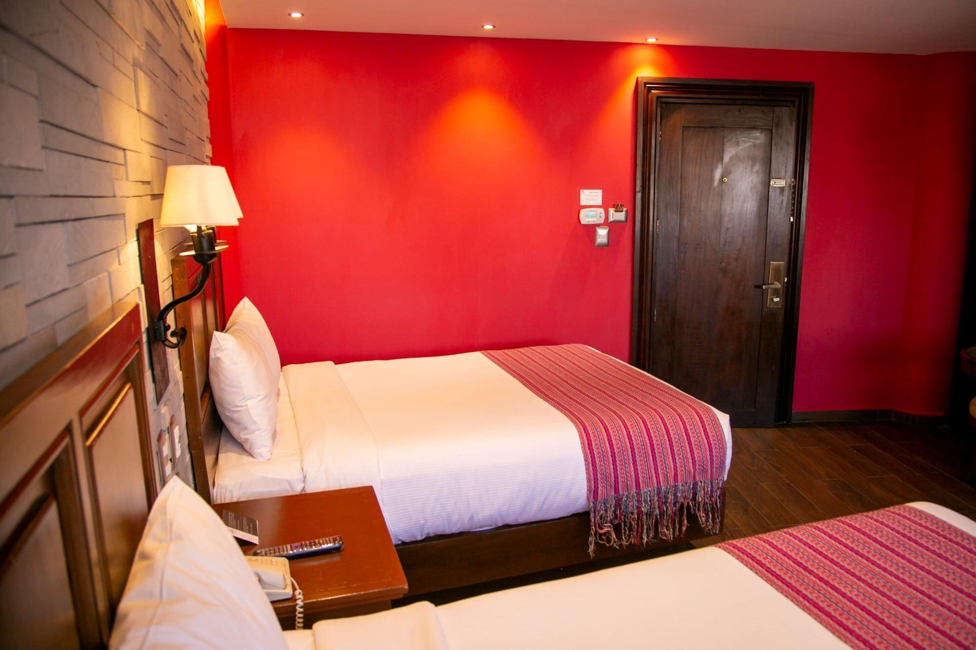 Hotel Alameda Centro Historico Морелия Екстериор снимка