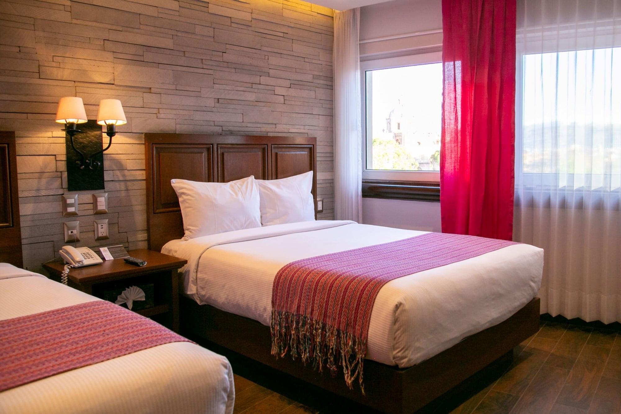 Hotel Alameda Centro Historico Морелия Екстериор снимка