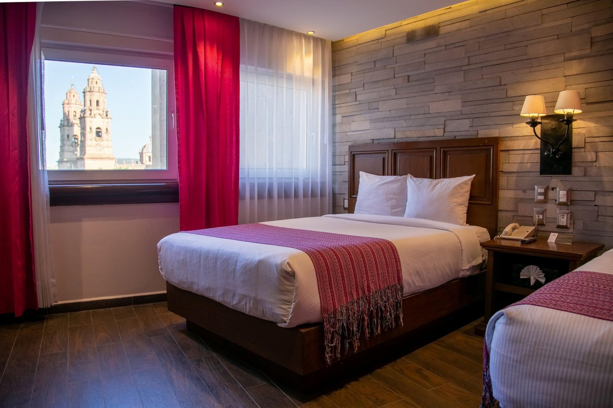 Hotel Alameda Centro Historico Морелия Екстериор снимка