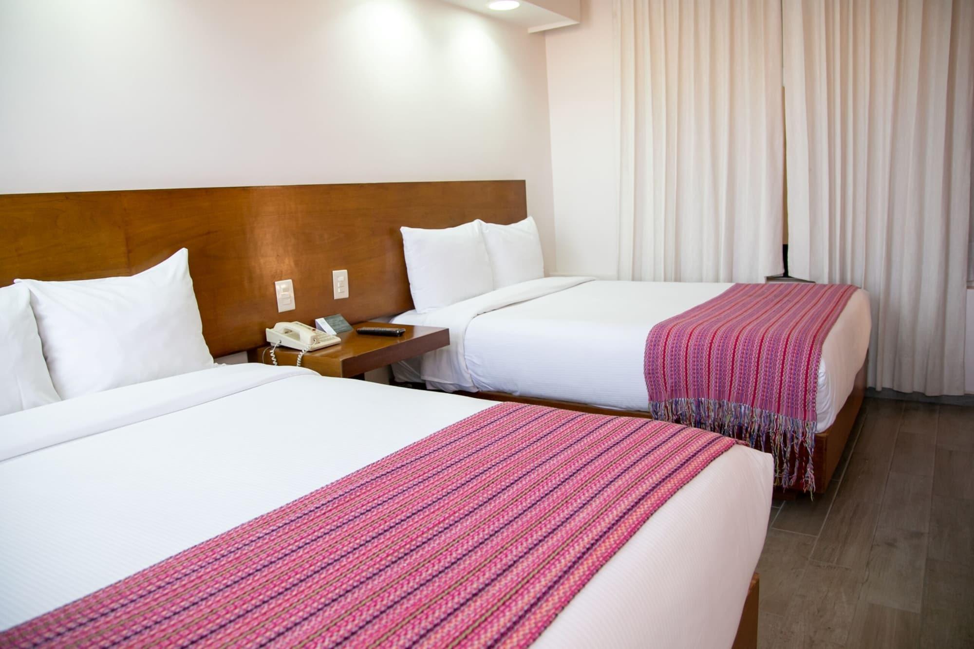 Hotel Alameda Centro Historico Морелия Екстериор снимка