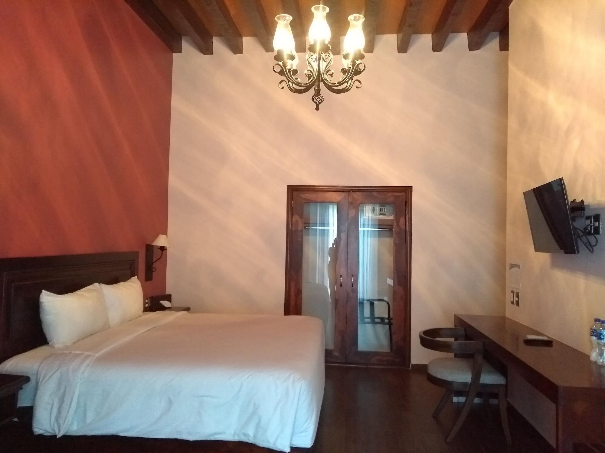 Hotel Alameda Centro Historico Морелия Екстериор снимка