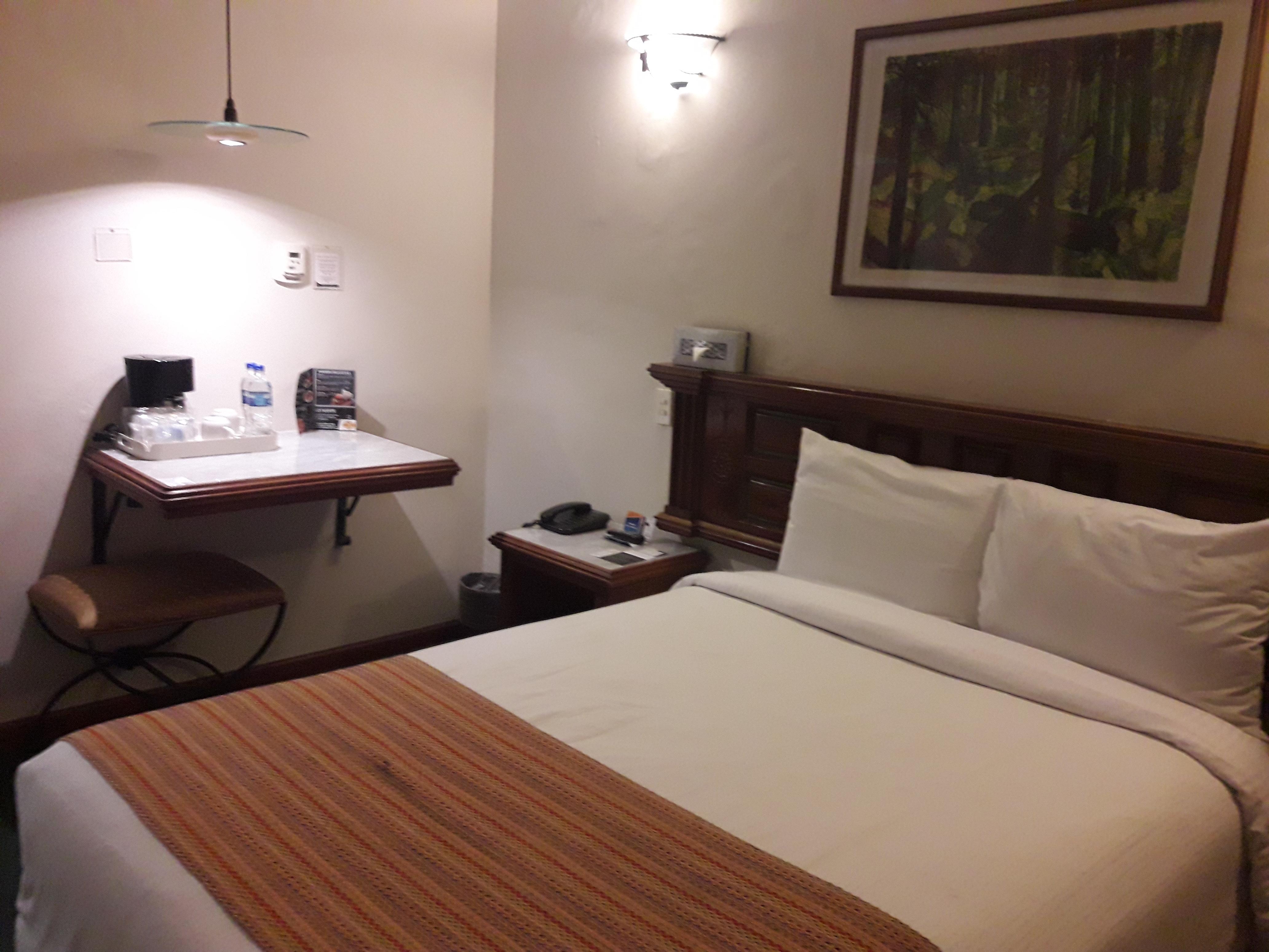 Hotel Alameda Centro Historico Морелия Екстериор снимка
