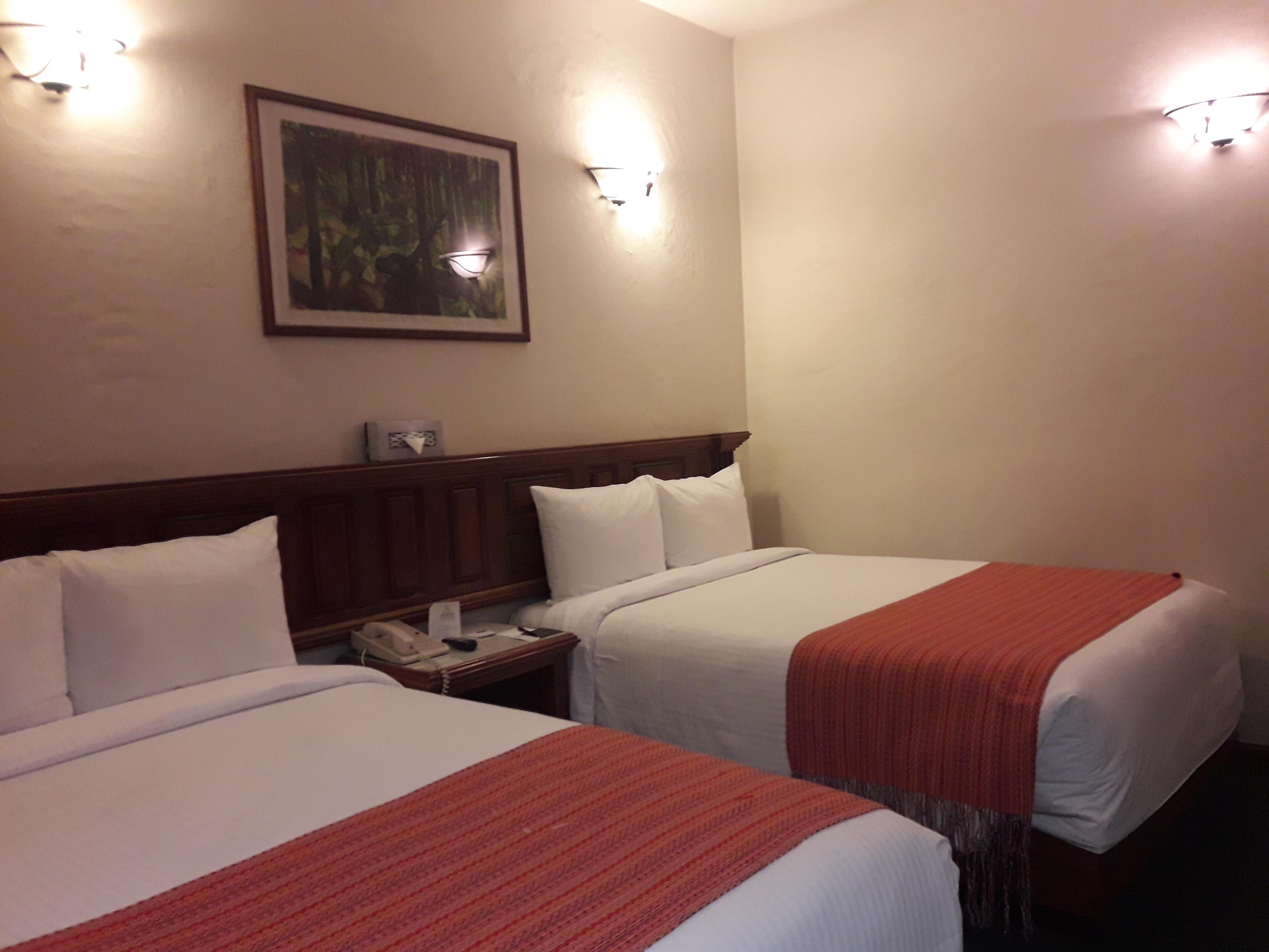 Hotel Alameda Centro Historico Морелия Екстериор снимка