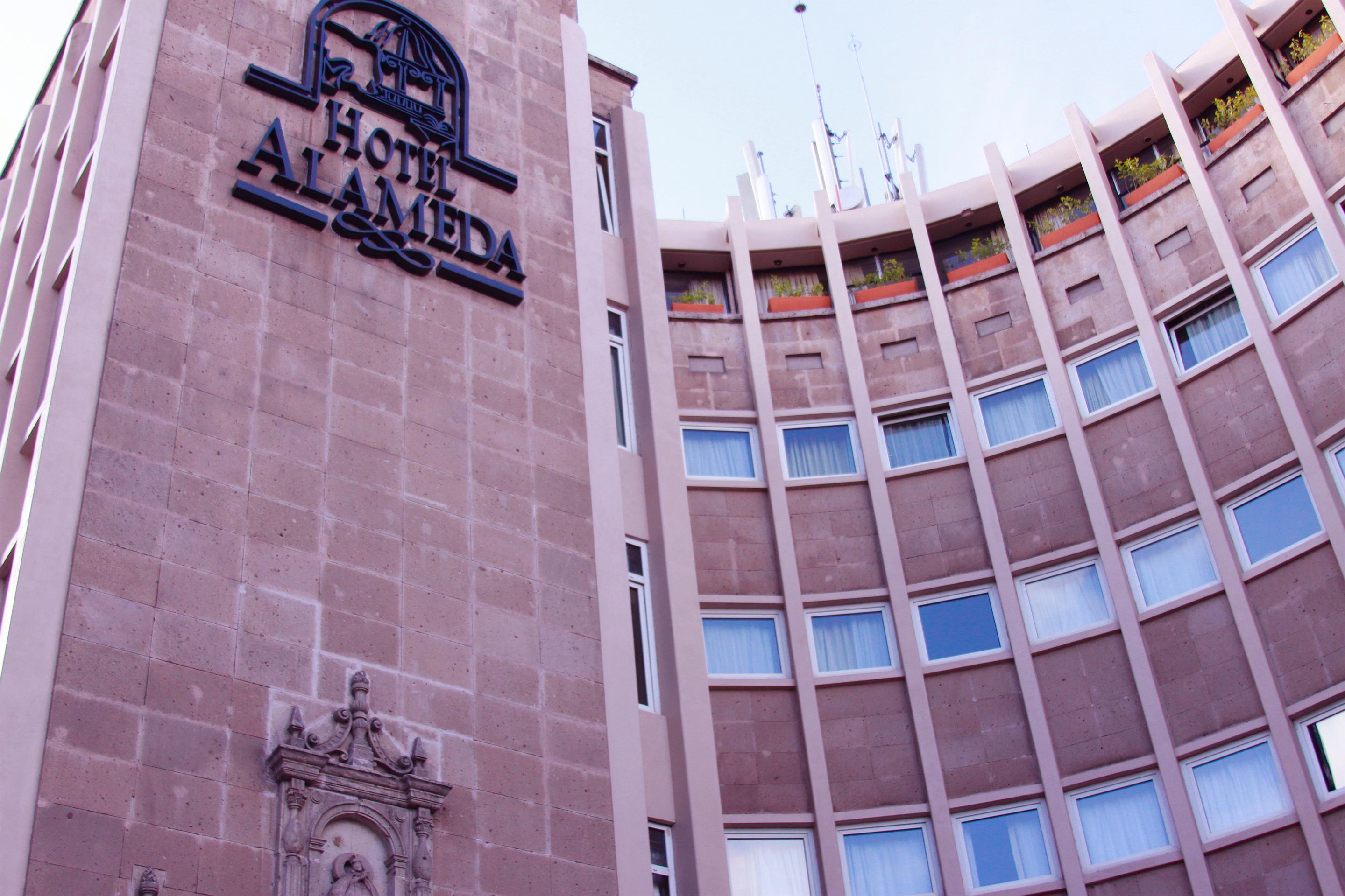 Hotel Alameda Centro Historico Морелия Екстериор снимка