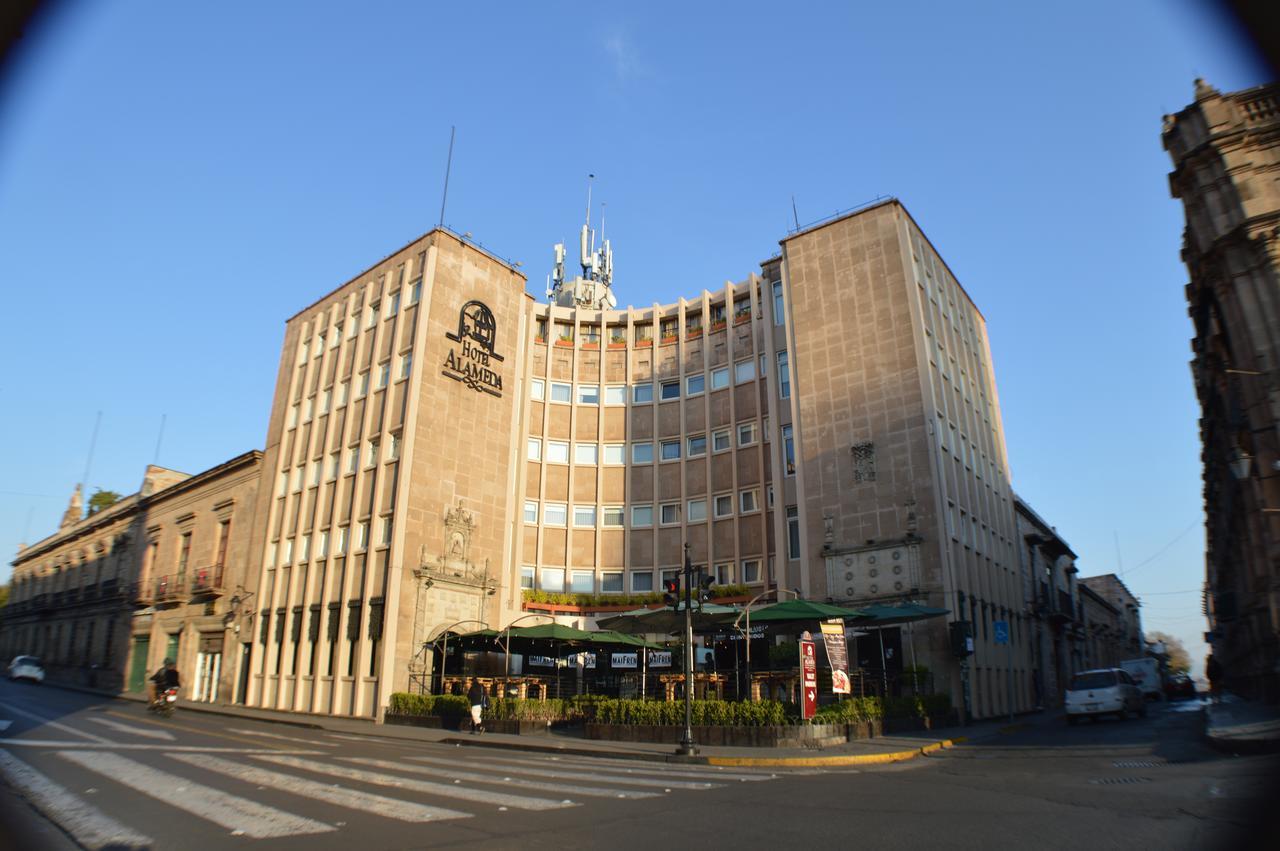 Hotel Alameda Centro Historico Морелия Екстериор снимка