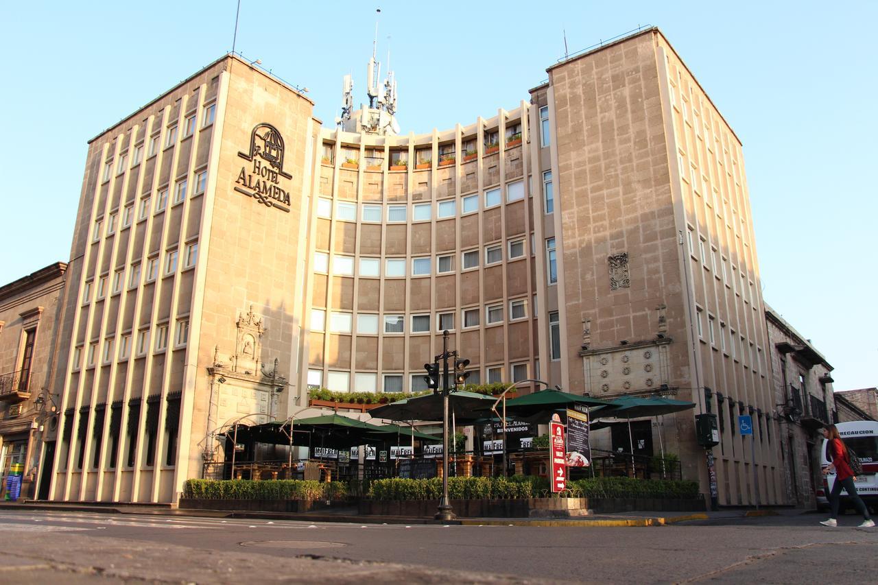 Hotel Alameda Centro Historico Морелия Екстериор снимка